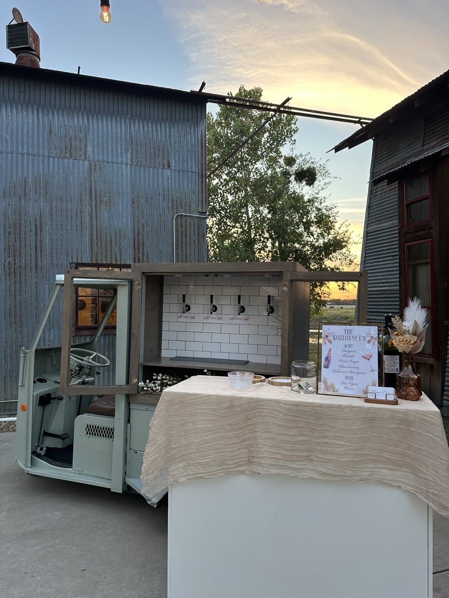 Cruise Cart mobile tap truck serving drinks at an outdoor event